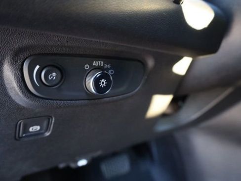 Used 2023 GMC Terrain SLE w/ Driver Convenience Package image 14