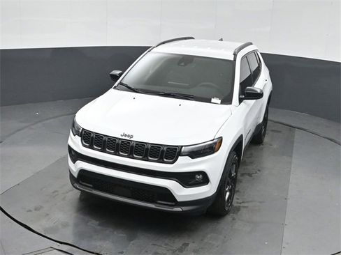 New 2026 Jeep Compass Latitude image 35