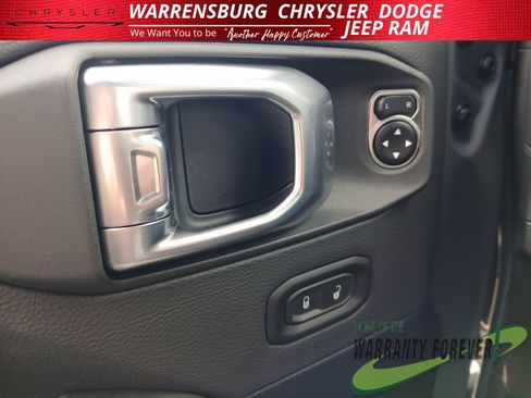New 2026 Jeep Wrangler Unlimited Sahara AWD/4WD image 29