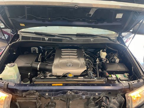 Used 2010 Toyota Tundra 4x4 Double Cab image 21