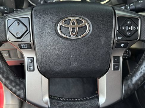 Used 2022 Toyota Tacoma SR5 w/ Technology Package RWD image 8