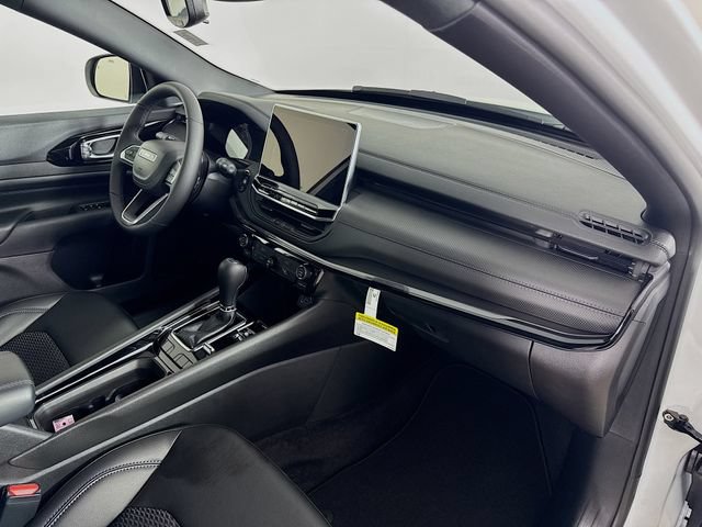 New 2026 Jeep Compass Latitude AWD/4WD image 28