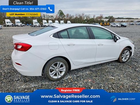Used 2019 Chevrolet Cruze LT FWD image 4