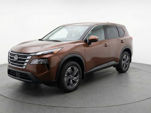 Used 2025 Nissan Rogue SV image 3