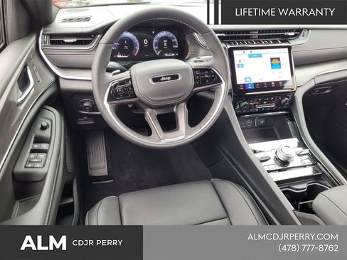 New 2025 Jeep Grand Cherokee Overland w/ Luxury Tech Group IV AWD/4WD image 8