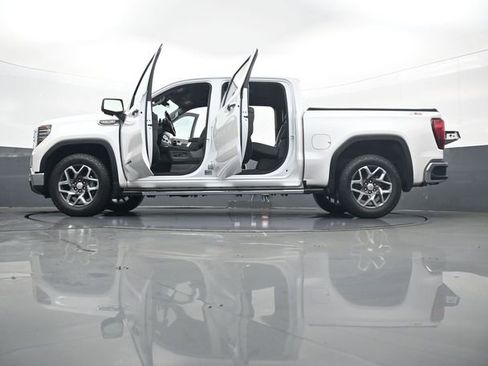 Used 2024 GMC Sierra 1500 SLT w/ SLT Premium Plus Package AWD/4WD image 34
