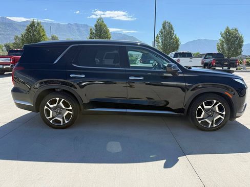 Used 2023 Hyundai Palisade SEL w/ Premium Package AWD/4WD image 2