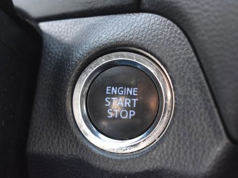 Used 2021 Toyota RAV4 XLE image 29