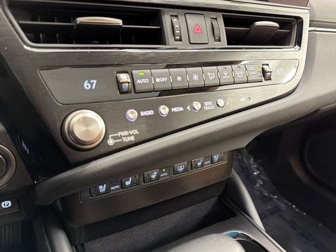 Certified 2023 Lexus ES 350 Ultra Luxury image 31