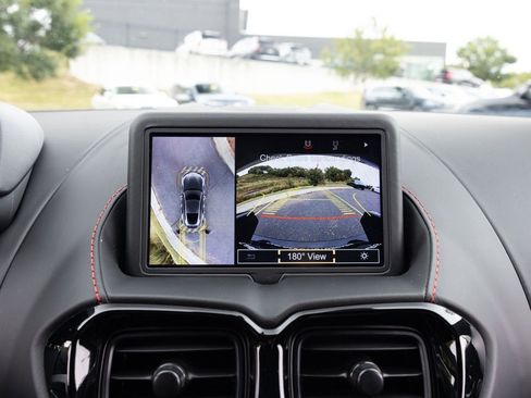 Used 2021 Aston Martin V8 Vantage Coupe image 27