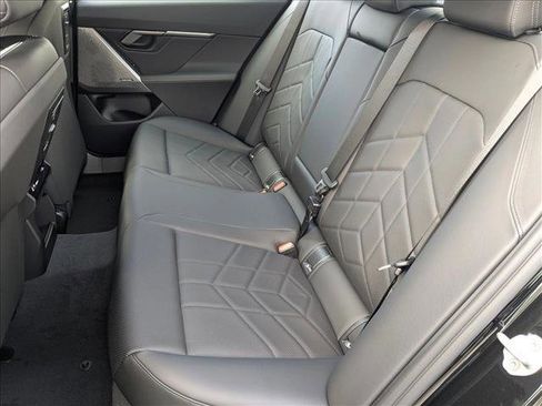 Used 2025 BMW i5 eDrive40i w/ M Sport Package image 15