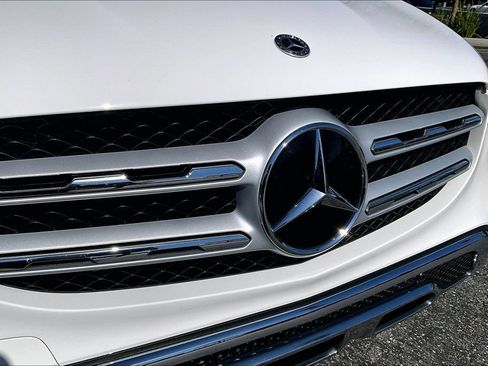 Used 2021 Mercedes-Benz GLC 300 4MATIC w/ Premium Package image 30