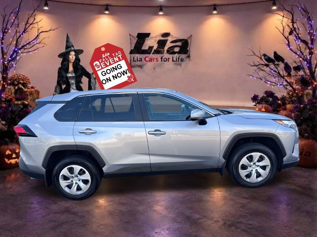 Used 2024 Toyota RAV4 LE AWD/4WD image 2