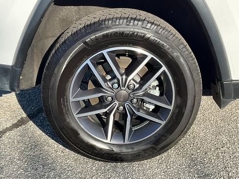 Used 2021 Jeep Grand Cherokee Limited w/ Luxury Group II image 26