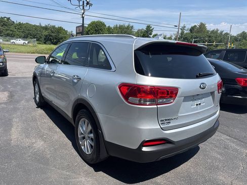 Used 2018 Kia Sorento AWD image 6
