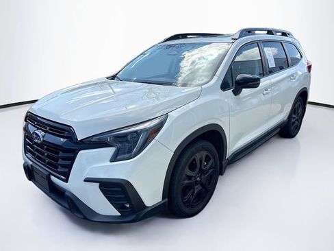 Used 2023 Subaru Ascent Onyx Edition image 4