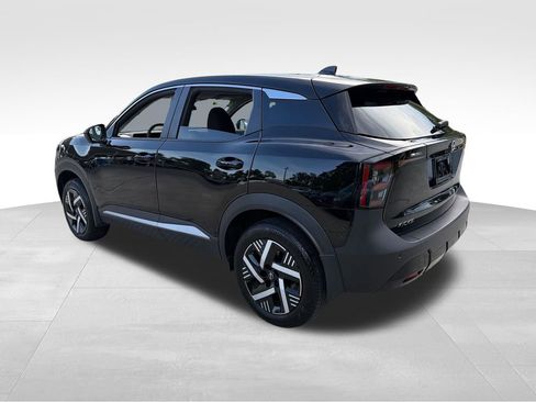 Used 2025 Nissan Kicks SV FWD image 5