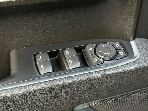 Used 2025 GMC Sierra 1500 SLT AWD/4WD image 12
