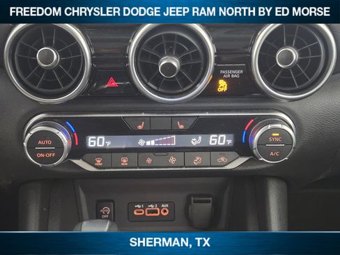 Used 2025 Nissan Sentra SR image 13