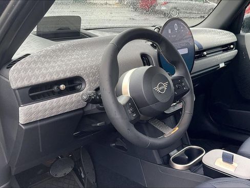 Used 2025 MINI Cooper S FWD image 9