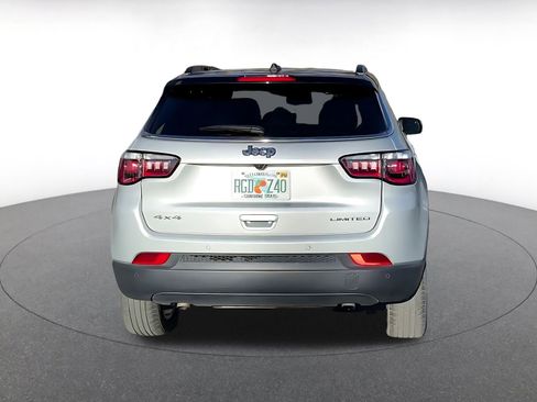 Used 2025 Jeep Compass Limited image 12