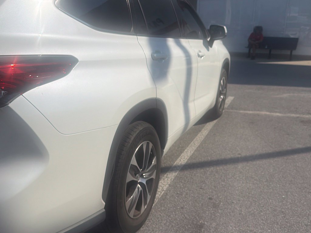 Used 2021 Toyota Highlander XLE FWD image 38