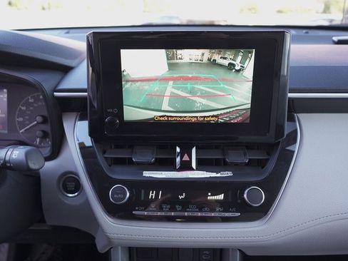 Certified 2023 Toyota Corolla Cross LE image 26