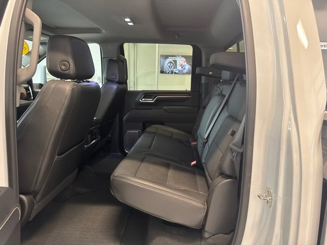 Used 2025 GMC Sierra 3500 Denali AWD/4WD image 21