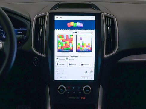 Certified 2024 Ford Edge SEL w/ Convenience Package image 16