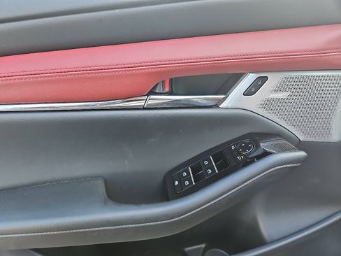 Used 2025 MAZDA MAZDA3 Hatchback w/ Appearance Package image 12