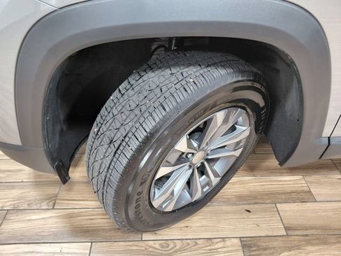 Used 2026 Chevrolet Equinox LT FWD image 19