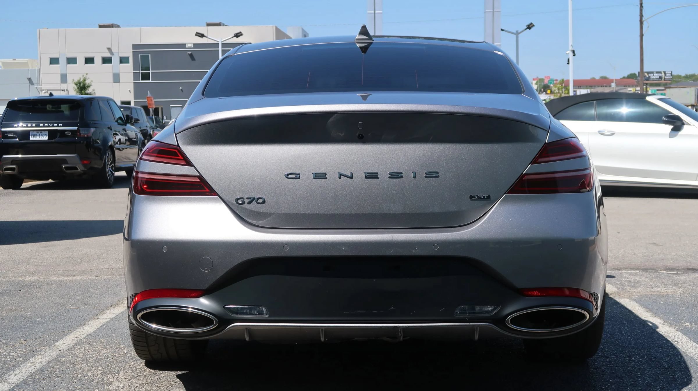 Used 2022 Genesis G70 3.3T RWD image 9