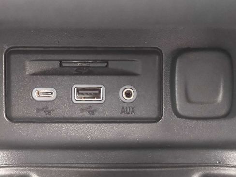 Used 2020 Chevrolet Equinox Premier image 21