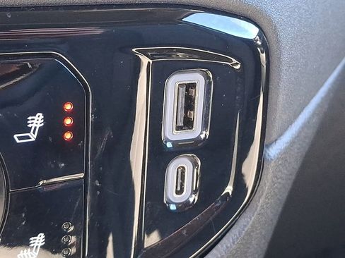 Used 2024 GMC Sierra 1500 SLT AWD/4WD image 26