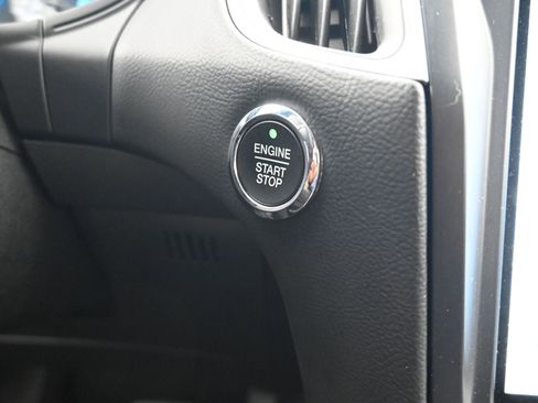 Used 2023 Ford Edge SEL image 15