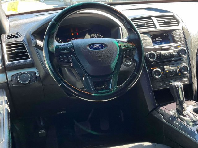 Used 2016 Ford Explorer XLT AWD/4WD image 14