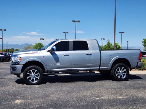 Used 2022 RAM 2500 Limited AWD/4WD image 2