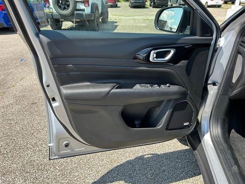 New 2025 Jeep Compass Limited w/ Sun and Sound Group image 10