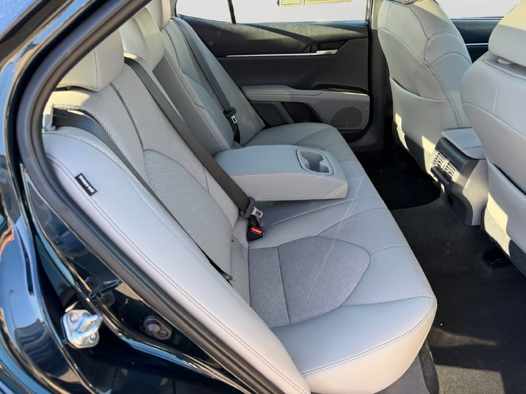 Used 2021 Toyota Camry XSE w/ Navigation Package FWD image 9