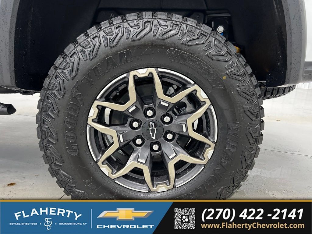 New 2026 Chevrolet Colorado ZR2 w/ Technology Package AWD/4WD image 19