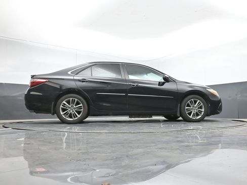 Used 2015 Toyota Camry SE image 38