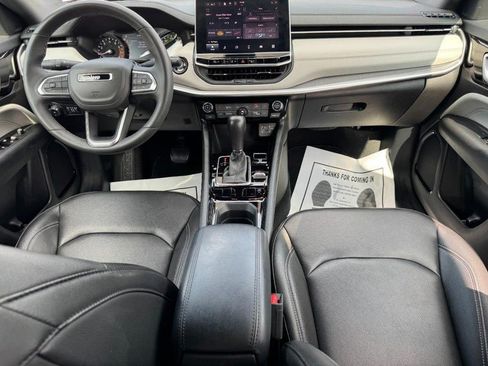 Used 2025 Jeep Compass Limited AWD/4WD image 13