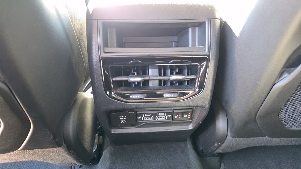Used 2023 Jeep Grand Cherokee Limited AWD/4WD image 28