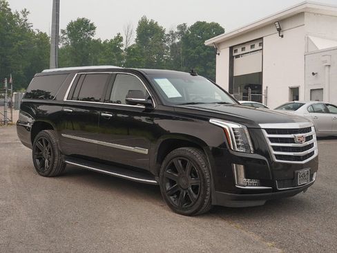 Used 2020 Cadillac Escalade ESV Luxury AWD/4WD image 55