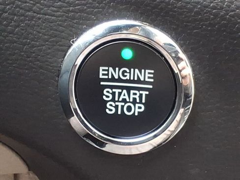 Used 2023 Ford Edge Titanium image 22