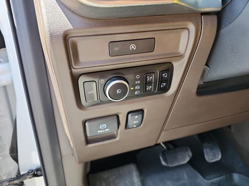 Used 2025 Ford F150 King Ranch w/ FX4 Off-Road Package image 23