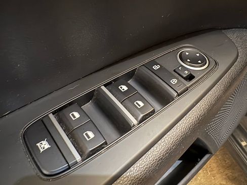 Used 2022 Kia Forte LXS image 18