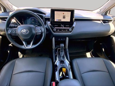 Used 2025 Toyota Corolla Cross XLE w/ Convenience Package FWD image 15