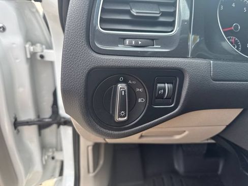 Used 2018 Volkswagen Golf S FWD image 18