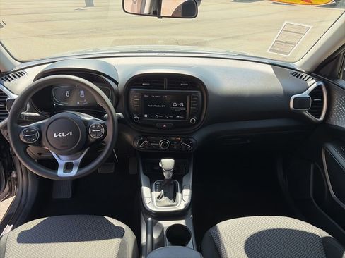 Used 2024 Kia Soul LX w/ Option Group 015 FWD image 17